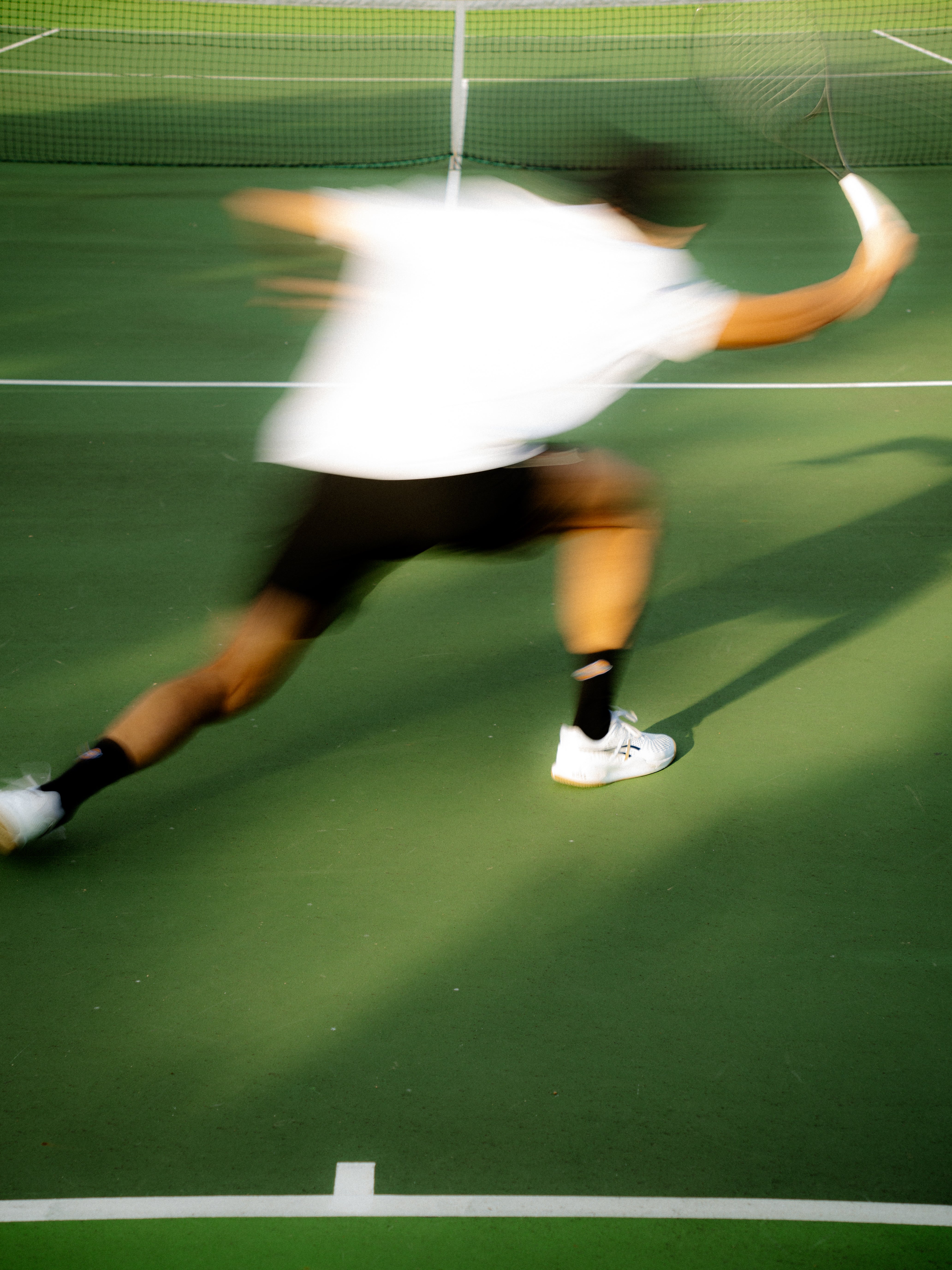 Comment progresser seul au tennis grâce à une machine à balles