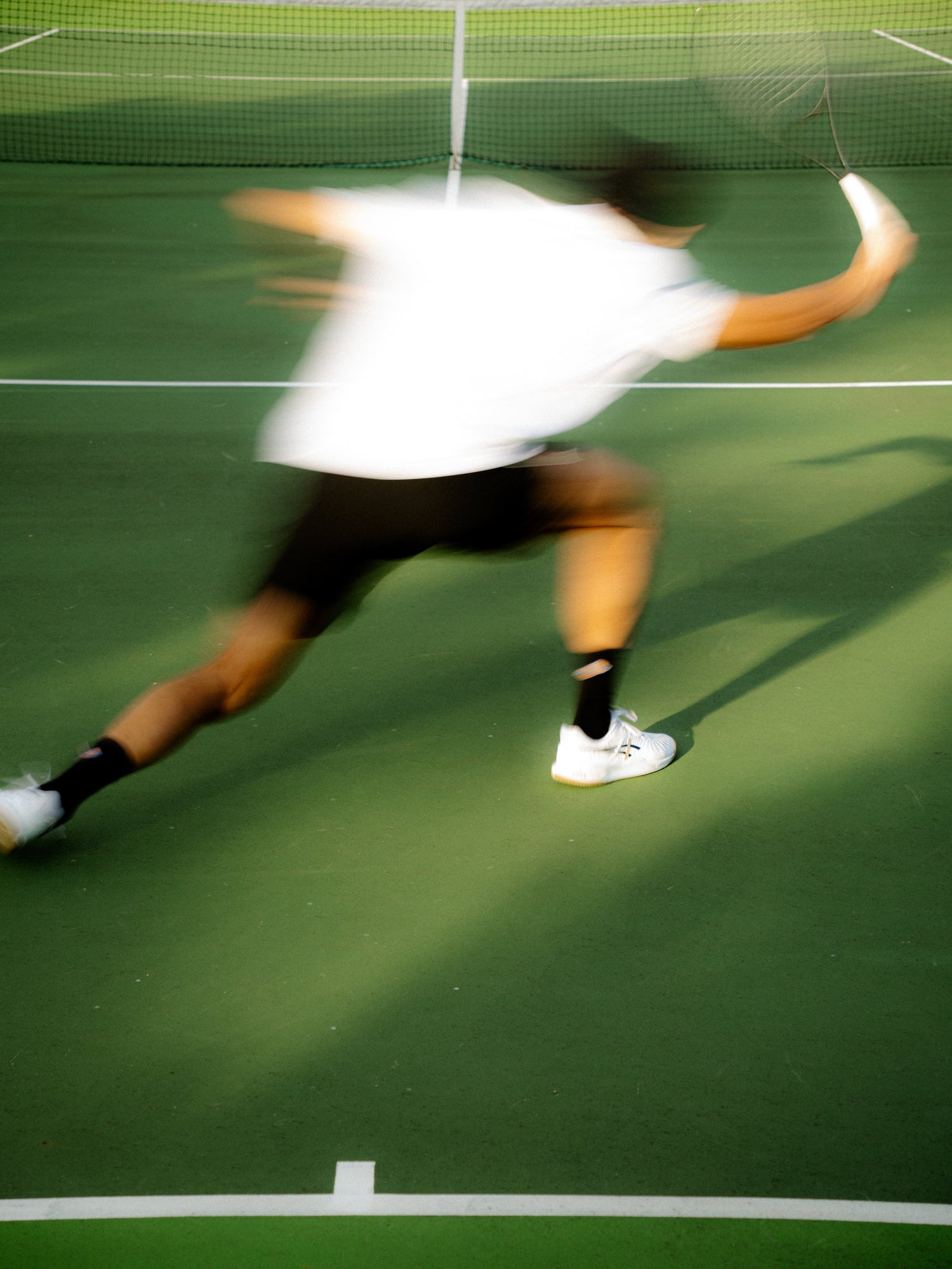 Comment progresser seul au tennis grâce à une machine à balles